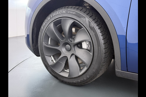 Tesla Model Y 300pk Trekhaak SOH 92% Warmtepomp LFP-Accu Leer Lmv Camera's Panoramadak Adap.Cruise Navi Ecc RWD Autopilot Stoel+Stuur+Achterbank Verwarming Elek.Achterklep Dodehoek detector Draadloze telefoonlader 1e Eigenaar 1.600KG Trekgewicht Fabrieksgarantie op Motor en Accu tot 22-04-2032/160.000km