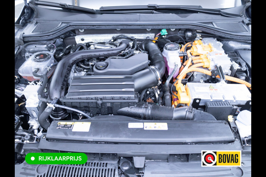 Volkswagen Golf 1.5 eHybrid Style Edition | Nw. model | Elec. Panoramadak | Stoel- & Stuurverwarming | Adap. Cruise | 360 Camera, Headup Display, Ergo Active Stoel met massage, Sfeerverlichting IQ Led