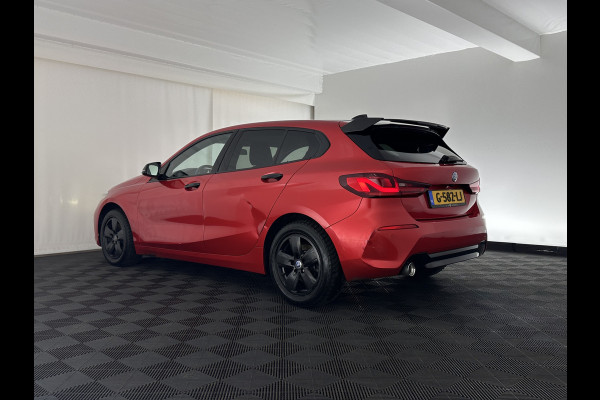 BMW 1-serie 116D Executive Edition *DIGI-COCKPIT | FULL-LED | NAVI-FULLMAP | AMBIENTLIGHT | CRUISE | KEYLESS | PRIVACY-GLASS | ECC | PDC | 16"ALU*