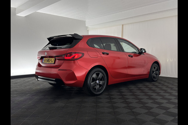 BMW 1-serie 116D Executive Edition *DIGI-COCKPIT | FULL-LED | NAVI-FULLMAP | AMBIENTLIGHT | CRUISE | KEYLESS | PRIVACY-GLASS | ECC | PDC | 16"ALU*