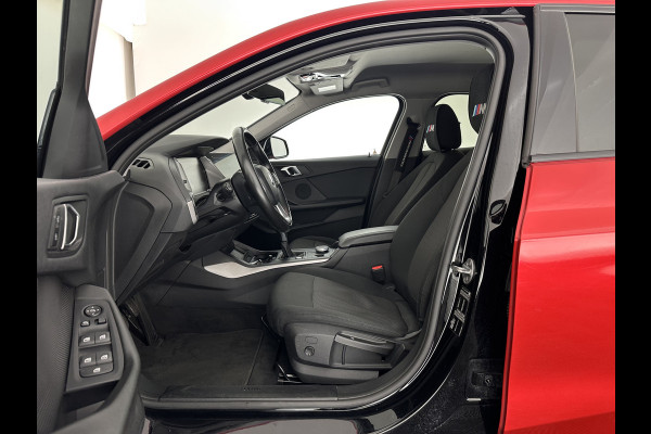 BMW 1-serie 116D Executive Edition *DIGI-COCKPIT | FULL-LED | NAVI-FULLMAP | AMBIENTLIGHT | CRUISE | KEYLESS | PRIVACY-GLASS | ECC | PDC | 16"ALU*