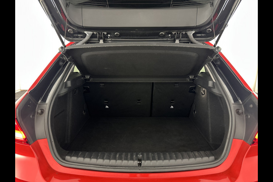 BMW 1-serie 116D Executive Edition *DIGI-COCKPIT | FULL-LED | NAVI-FULLMAP | AMBIENTLIGHT | CRUISE | KEYLESS | PRIVACY-GLASS | ECC | PDC | 16"ALU*