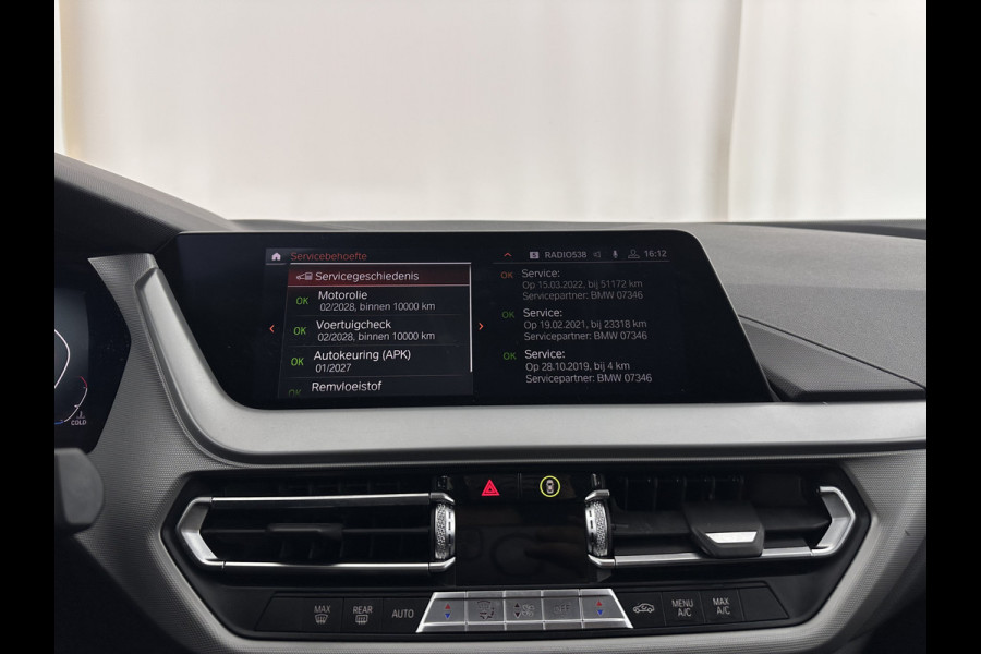 BMW 1-serie 116D Executive Edition *DIGI-COCKPIT | FULL-LED | NAVI-FULLMAP | AMBIENTLIGHT | CRUISE | KEYLESS | PRIVACY-GLASS | ECC | PDC | 16"ALU*