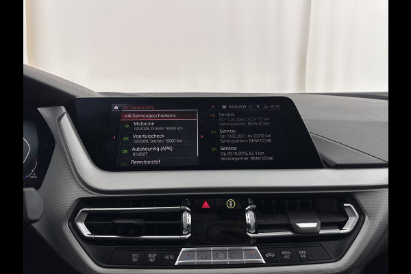 BMW 1-serie 116D Executive Edition *DIGI-COCKPIT | FULL-LED | NAVI-FULLMAP | AMBIENTLIGHT | CRUISE | KEYLESS | PRIVACY-GLASS | ECC | PDC | 16"ALU*