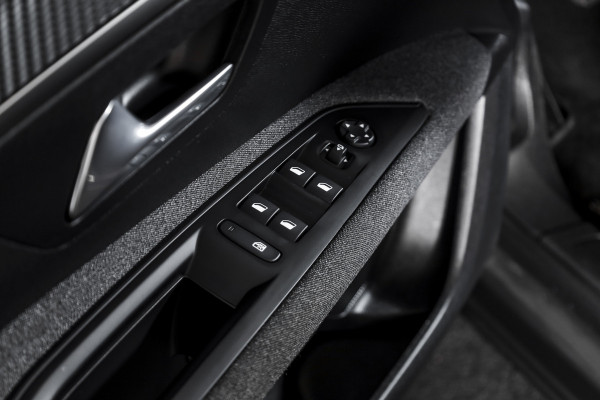 Peugeot 3008 1.2 PureTech 130 PK Active Pack Business Orig. NL | Dig. Cockpit | Cruise | PDC | NAV + App. Conncect | ECC | Afn. Trekhaak | LM 19" |