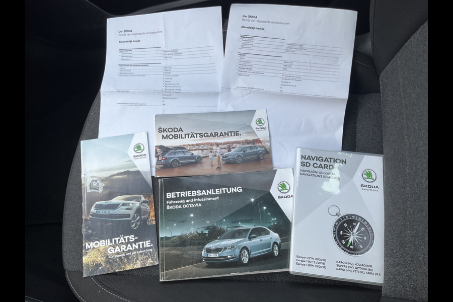 Škoda Octavia Combi 1.5 TSI 150PK Aut7 Sport Stoel/Stuurverw. Carplay Business Greentech