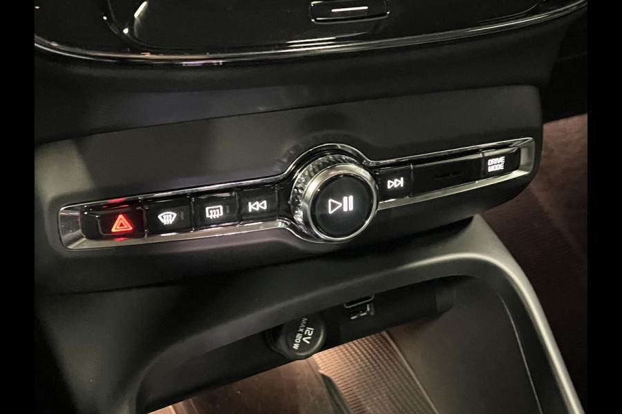Volvo XC40 1.5 T5 Plug-in hybrid Ultimate Dark Open dak | Adapt. cruise | 360 camera | Stuur-/stoelverwarming | Memory | Leder | Harman/Kardon