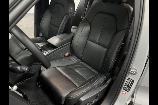 Volvo XC40 1.5 T5 Plug-in hybrid Ultimate Dark Trekhaak | Adapt. cruise | Open dak | Stuur-/stoelverwarming | Achteruitrij camera | Memory | Leder