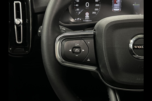 Volvo XC40 1.5 T5 Plug-in hybrid Ultimate Dark Trekhaak | Adapt. cruise | Open dak | Stuur-/stoelverwarming | Achteruitrij camera | Memory | Leder