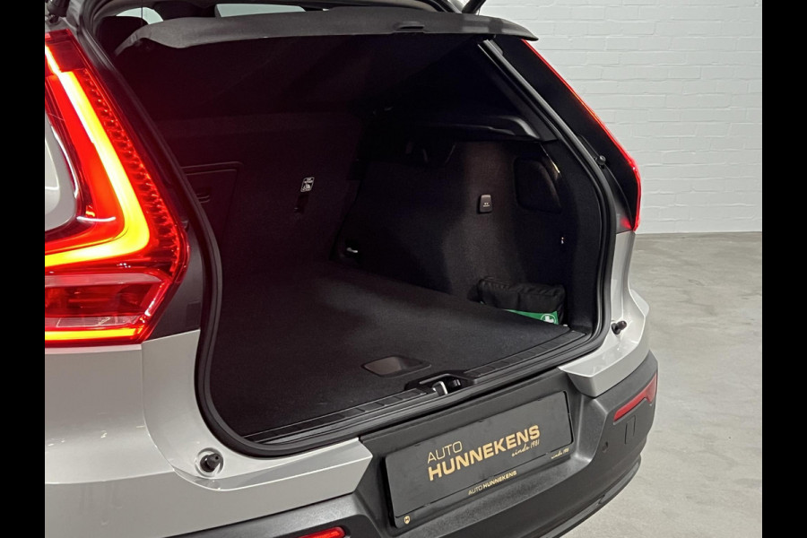 Volvo XC40 1.5 T5 Plug-in hybrid Ultimate Dark Trekhaak | Adapt. cruise | Open dak | Stuur-/stoelverwarming | Achteruitrij camera | Memory | Leder
