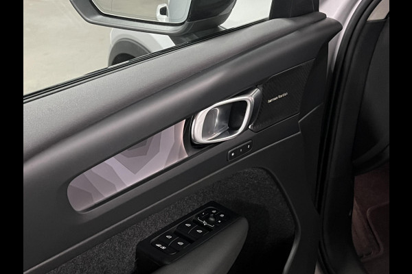 Volvo XC40 1.5 T5 Plug-in hybrid Ultimate Dark Trekhaak | Adapt. cruise | Open dak | Stuur-/stoelverwarming | Achteruitrij camera | Memory | Leder