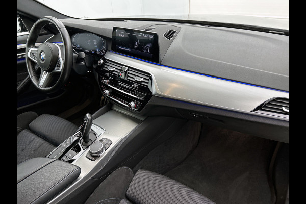 BMW 5 Serie 530e M-Sport High Executive(Dealer OnderH, Panorama, Adaptive Cruise, Harman/ Kardon, Head-up, 360 camera, Etc)