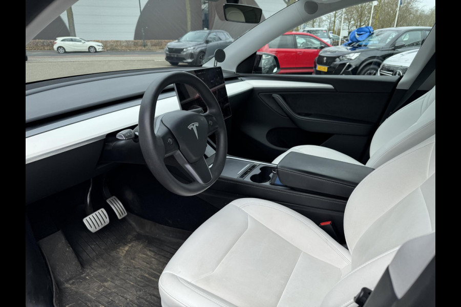 Tesla Model Y Performance AWD 75 kWh AFNEEMBARE TREKHAAK| CHERRY RED| VOLLEDIGE TESLA GARANTIE TOT 14-12-2027 OF 80K KM|1STE EIGENAAR ORIG. NL| AUTOPILOT| STOELVERWARMING VOOR + ACHTER|