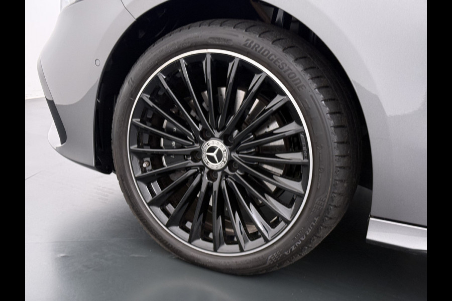 Mercedes-Benz A-Klasse 250e AMG // istronic // Panoramadak // Headup // 360 Camera // 19" // Carplay // Sfeerverlichting // Nightpakket // Memory