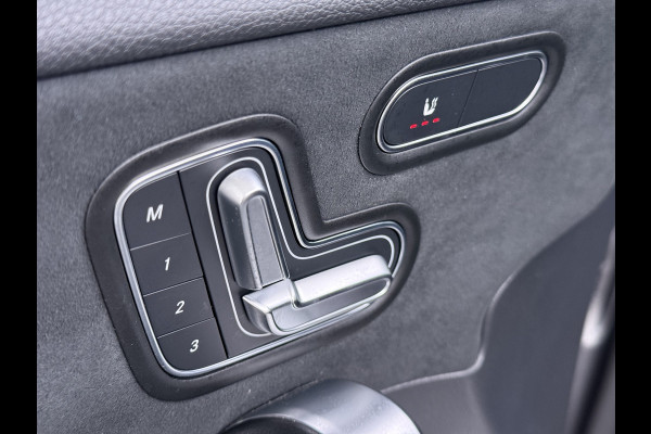 Mercedes-Benz A-Klasse 250e AMG // istronic // Panoramadak // Headup // 360 Camera // 19" // Carplay // Sfeerverlichting // Nightpakket // Memory