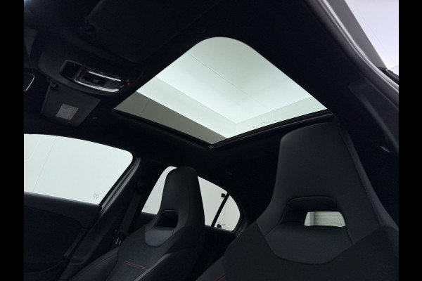 Mercedes-Benz A-Klasse 250e AMG // istronic // Panoramadak // Headup // 360 Camera // 19" // Carplay // Sfeerverlichting // Nightpakket // Memory
