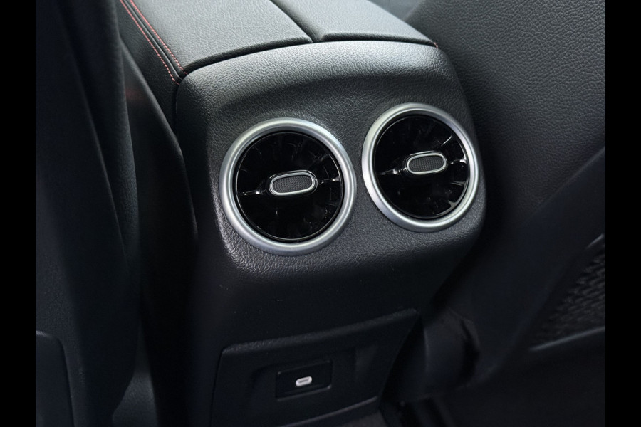 Mercedes-Benz A-Klasse 250e AMG // istronic // Panoramadak // Headup // 360 Camera // 19" // Carplay // Sfeerverlichting // Nightpakket // Memory