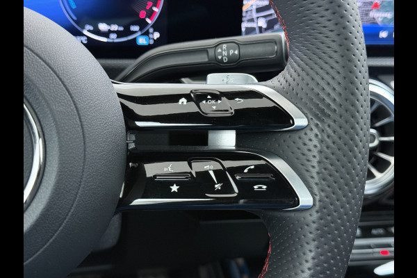 Mercedes-Benz A-Klasse 250e AMG // istronic // Panoramadak // Headup // 360 Camera // 19" // Carplay // Sfeerverlichting // Nightpakket // Memory