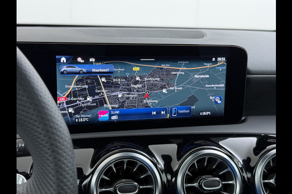 Mercedes-Benz A-Klasse 250e AMG // istronic // Panoramadak // Headup // 360 Camera // 19" // Carplay // Sfeerverlichting // Nightpakket // Memory