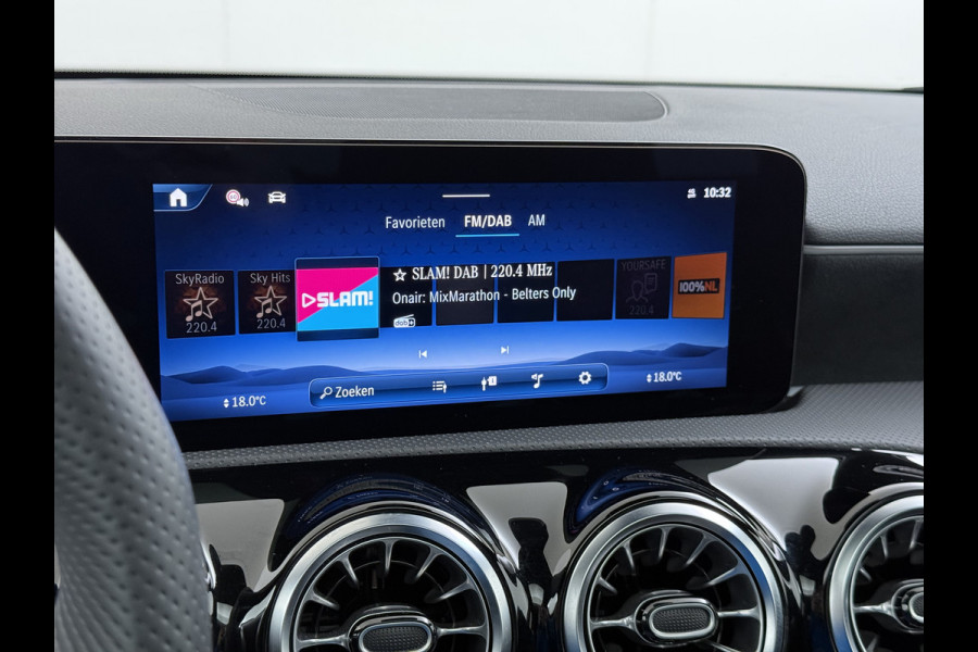 Mercedes-Benz A-Klasse 250e AMG // istronic // Panoramadak // Headup // 360 Camera // 19" // Carplay // Sfeerverlichting // Nightpakket // Memory