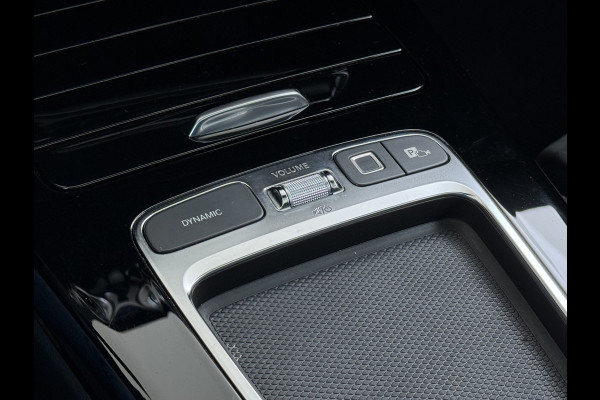 Mercedes-Benz A-Klasse 250e AMG // istronic // Panoramadak // Headup // 360 Camera // 19" // Carplay // Sfeerverlichting // Nightpakket // Memory