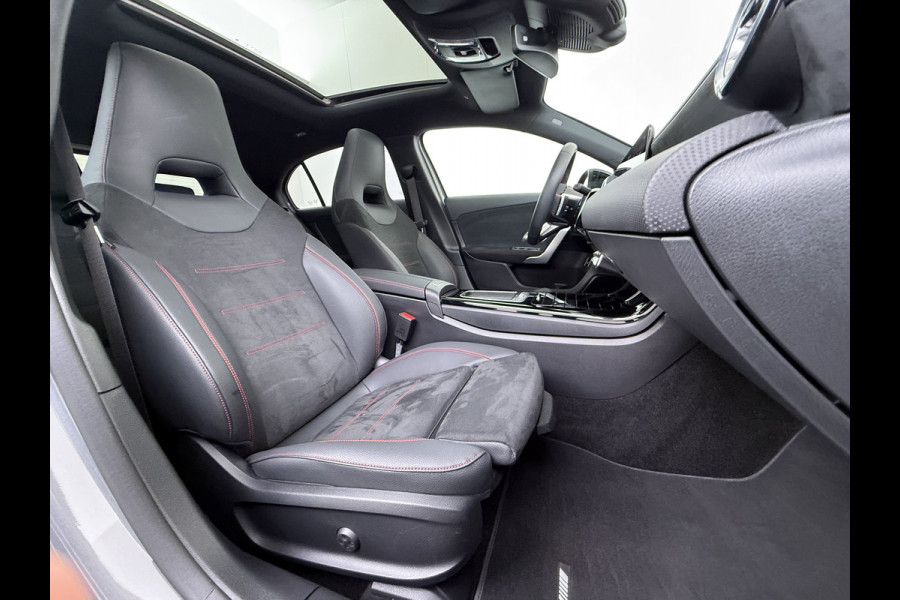Mercedes-Benz A-Klasse 250e AMG // istronic // Panoramadak // Headup // 360 Camera // 19" // Carplay // Sfeerverlichting // Nightpakket // Memory