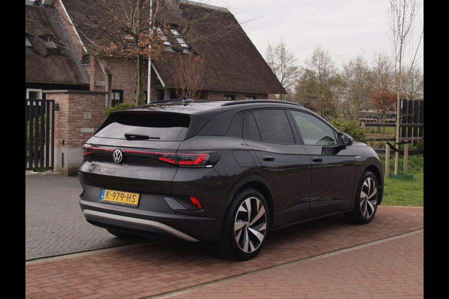 Volkswagen ID.4 First Max 77 kWh | SOH 91% | Panoramadak | Head-Up Display | Sfeerverlichting | 360 Camera |