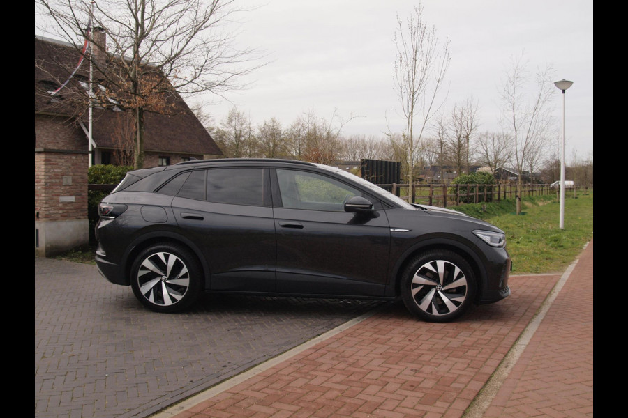 Volkswagen ID.4 First Max 77 kWh | SOH 91% | Panoramadak | Head-Up Display | Sfeerverlichting | 360 Camera |