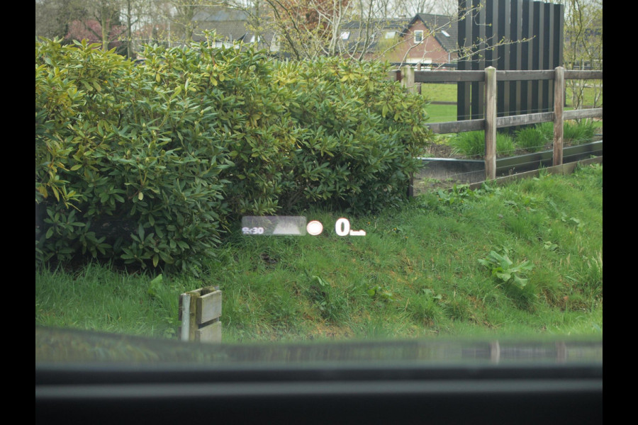 Volkswagen ID.4 First Max 77 kWh | SOH 91% | Panoramadak | Head-Up Display | Sfeerverlichting | 360 Camera |