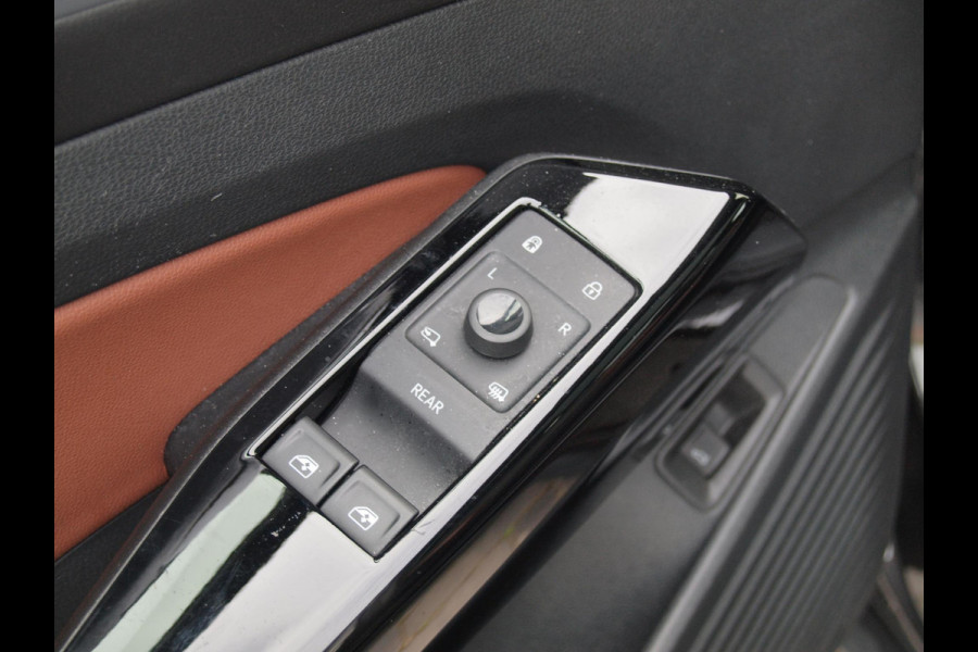 Volkswagen ID.4 First Max 77 kWh | SOH 91% | Panoramadak | Head-Up Display | Sfeerverlichting | 360 Camera |