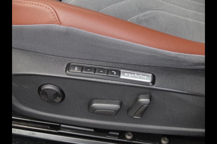 Volkswagen ID.4 First Max 77 kWh | SOH 91% | Panoramadak | Head-Up Display | Sfeerverlichting | 360 Camera |