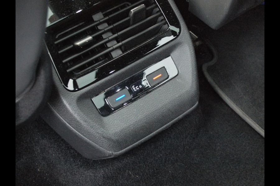 Volkswagen ID.4 First Max 77 kWh | SOH 91% | Panoramadak | Head-Up Display | Sfeerverlichting | 360 Camera |