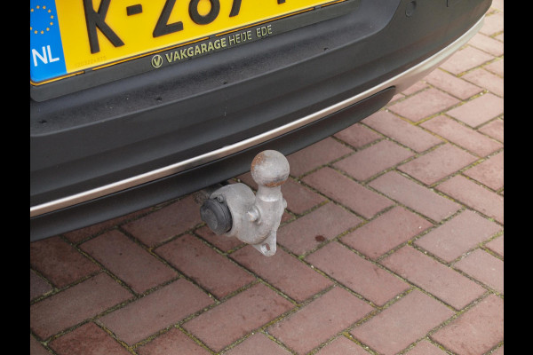 Volvo XC40 Recharge P8 AWD R-Design | SOH 92% | Panoramadak | Harman Kardon | Trekhaak | 360 Camera |