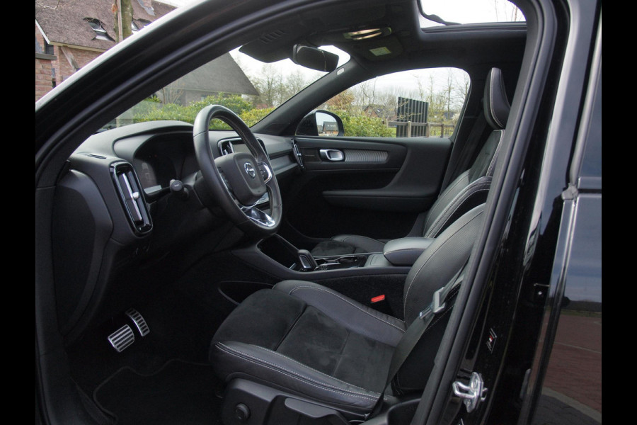 Volvo XC40 Recharge P8 AWD R-Design | SOH 92% | Panoramadak | Harman Kardon | Trekhaak | 360 Camera |