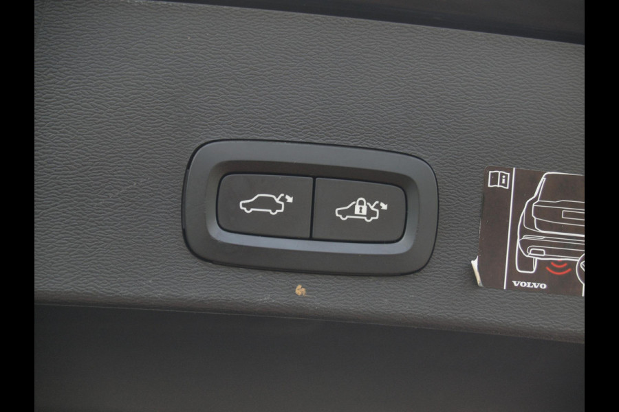 Volvo XC40 Recharge P8 AWD R-Design | SOH 92% | Panoramadak | Harman Kardon | Trekhaak | 360 Camera |