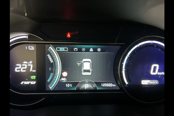 Kia e-Niro DynamicLine 64 kWh | Voorstoel verwamd | Cruise control |