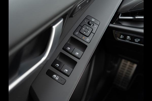 Kia Niro 1.6 GDi Hybrid ExecutiveLine | Stoel en stuurverwarming | Schuifkanteldak | HUD | Harmen en kardon audio |