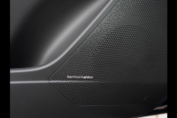 Kia Niro 1.6 GDi Hybrid ExecutiveLine | Stoel en stuurverwarming | Schuifkanteldak | HUD | Harmen en kardon audio |