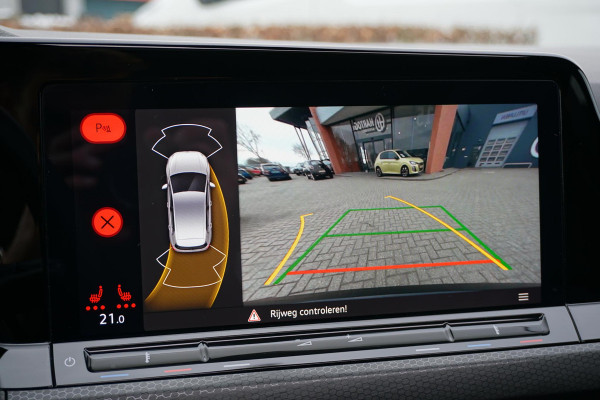 Volkswagen Golf 2.0 TSI GTI Clubsport 300PK + PANORAMADAK / STUURVERWARMING / 19"