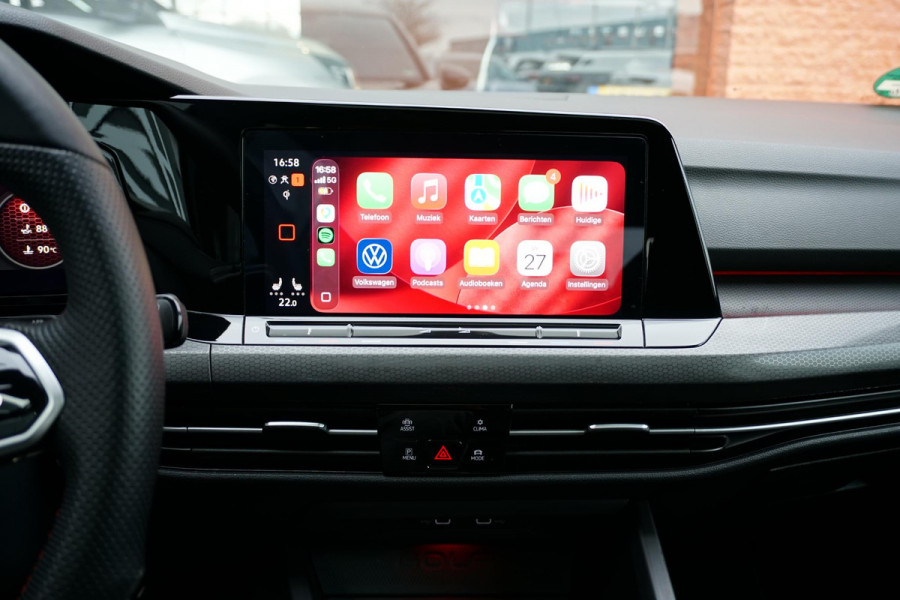 Volkswagen Golf 2.0 TSI GTI Clubsport 300PK + PANORAMADAK / STUURVERWARMING / 19"