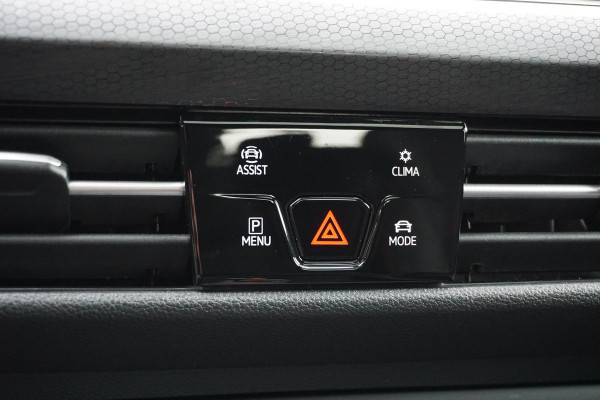 Volkswagen Golf 2.0 TSI GTI Clubsport 300PK + PANORAMADAK / STUURVERWARMING / 19"