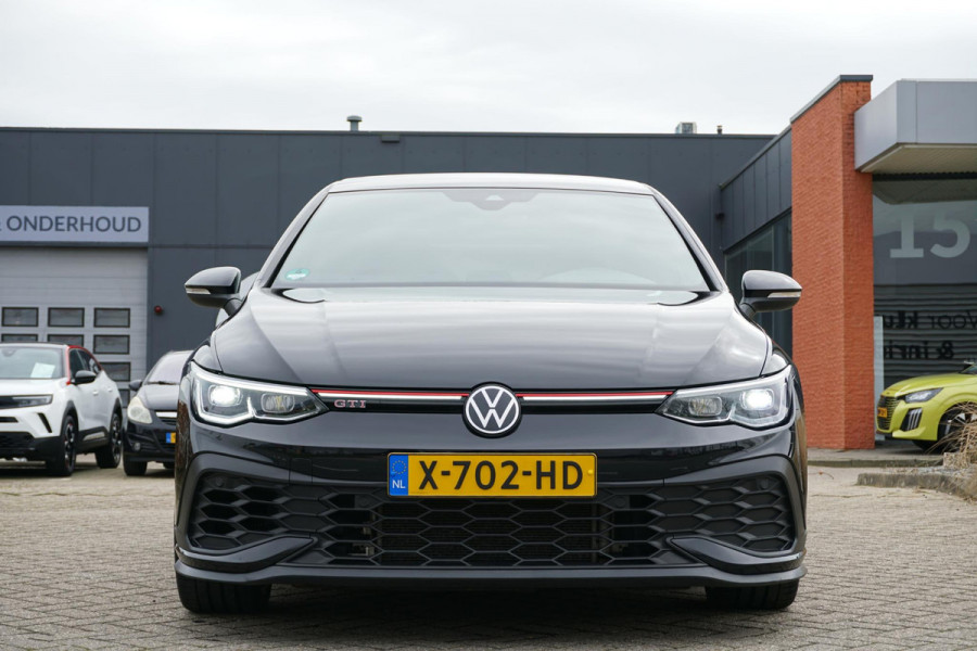 Volkswagen Golf 2.0 TSI GTI Clubsport 300PK + PANORAMADAK / STUURVERWARMING / 19"