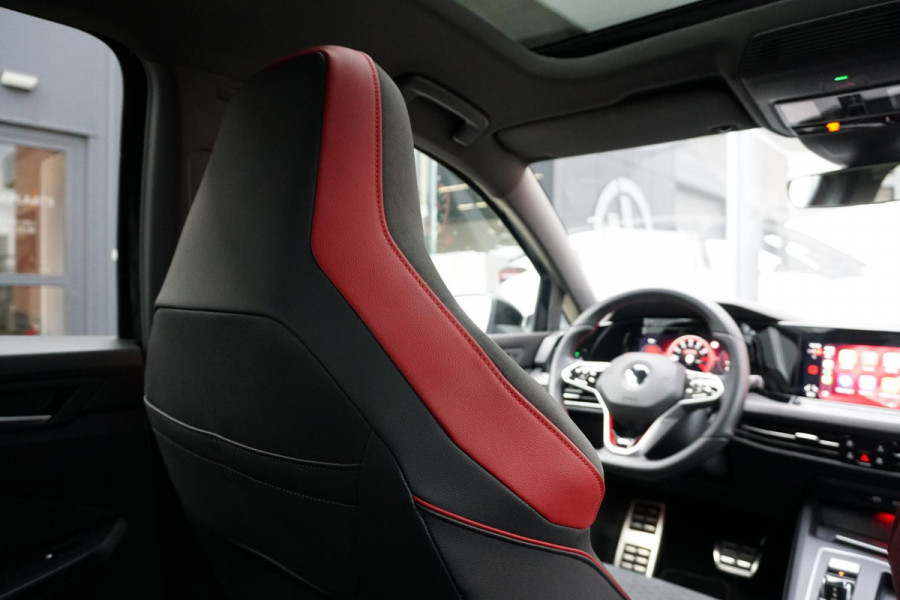Volkswagen Golf 2.0 TSI GTI Clubsport 300PK + PANORAMADAK / STUURVERWARMING / 19"