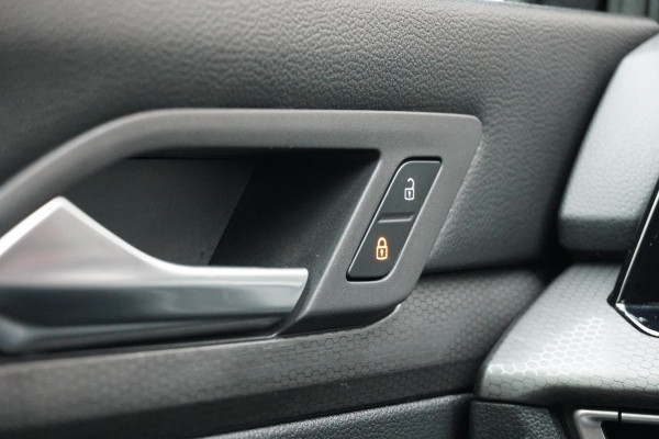 Volkswagen Golf 2.0 TSI GTI Clubsport 300PK + PANORAMADAK / STUURVERWARMING / 19"