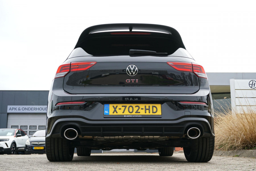 Volkswagen Golf 2.0 TSI GTI Clubsport 300PK + PANORAMADAK / STUURVERWARMING / 19"