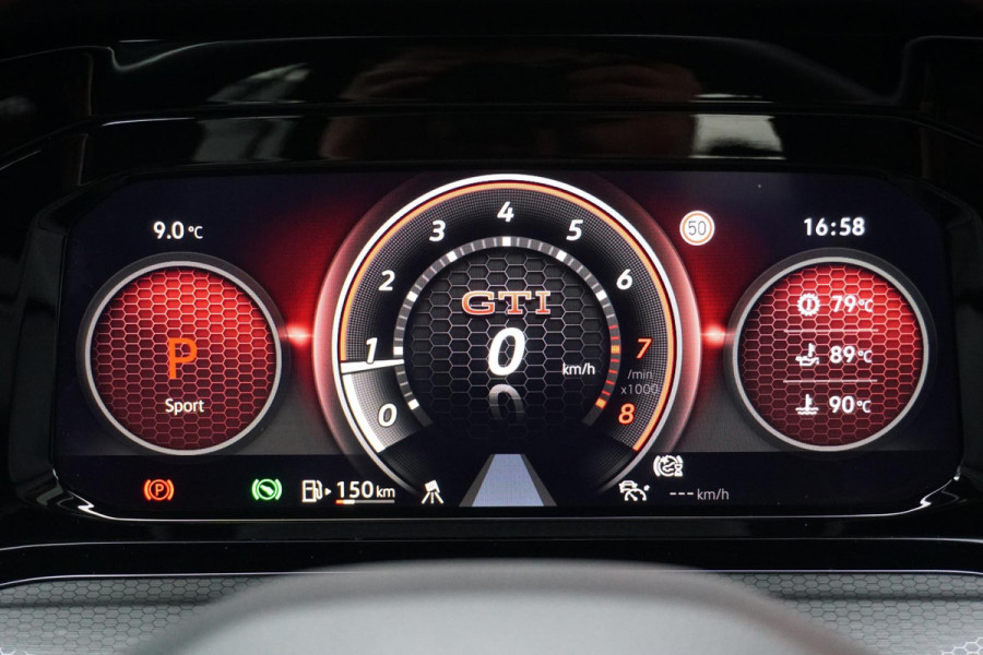 Volkswagen Golf 2.0 TSI GTI Clubsport 300PK + PANORAMADAK / STUURVERWARMING / 19"