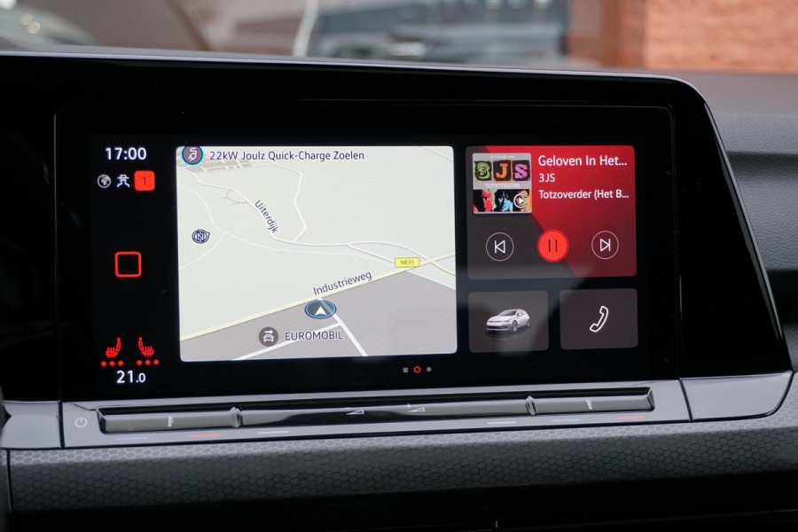 Volkswagen Golf 2.0 TSI GTI Clubsport 300PK + PANORAMADAK / STUURVERWARMING / 19"