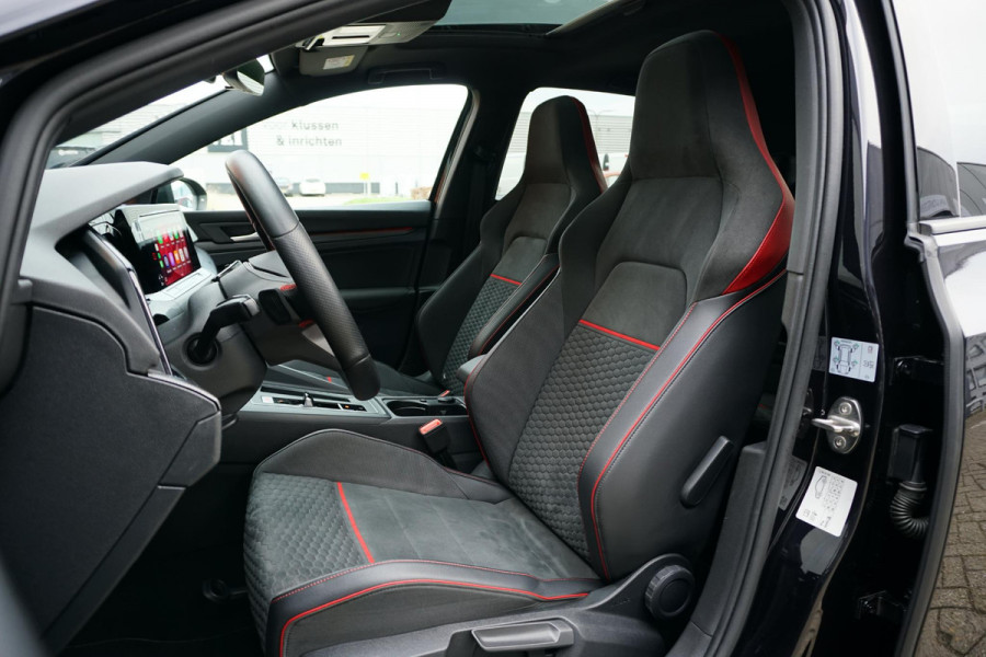 Volkswagen Golf 2.0 TSI GTI Clubsport 300PK + PANORAMADAK / STUURVERWARMING / 19"