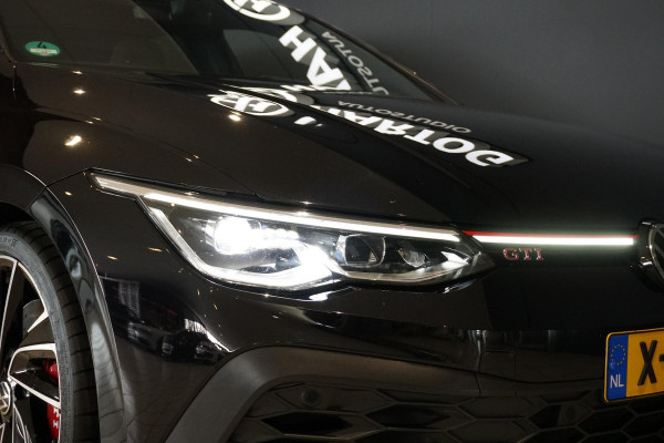 Volkswagen Golf 2.0 TSI GTI Clubsport 300PK + PANORAMADAK / STUURVERWARMING / 19"