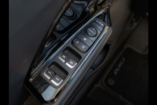 Kia e-Niro ExecutiveLine 64 kWh | Stoel en stuurverwarming | Navigatie |